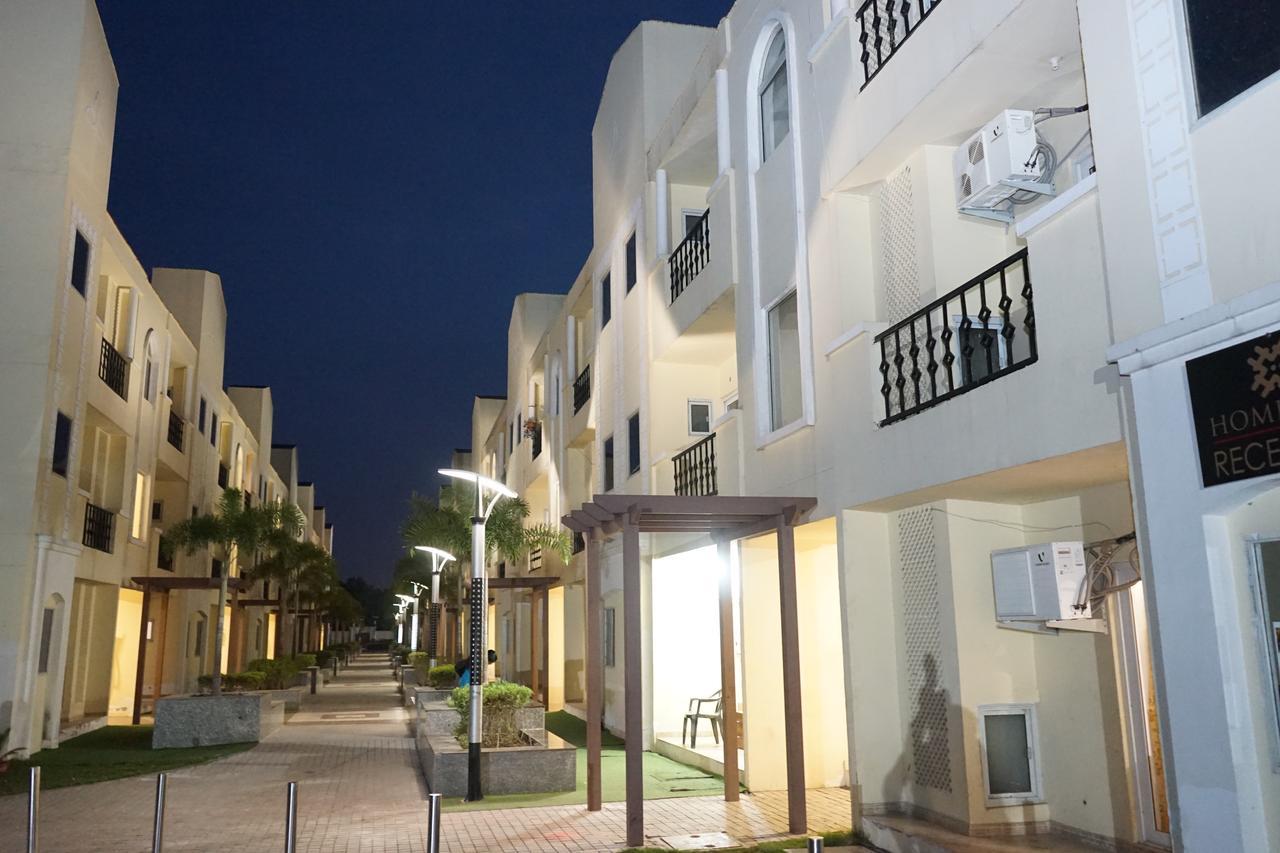 Home-Like Infinity Resort Vrindāvan Exteriör bild